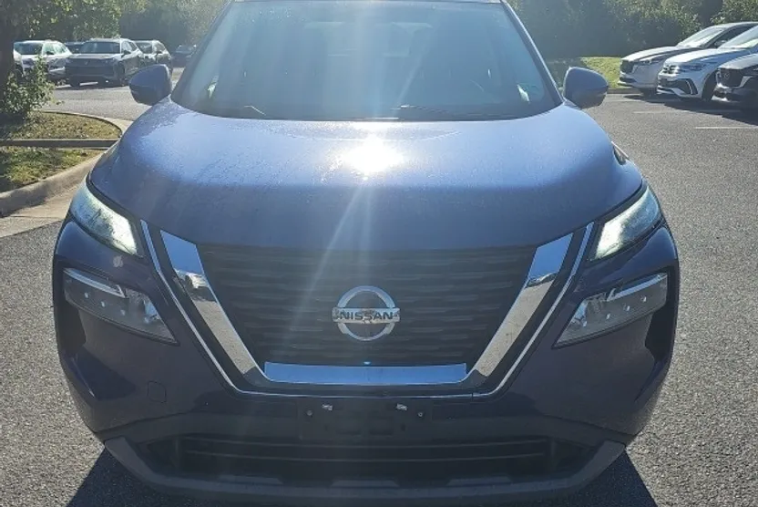 2021 Nissan Rogue SV photo 1