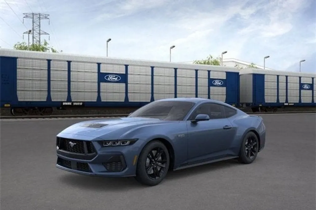 2025 Ford Mustang GT photo 1
