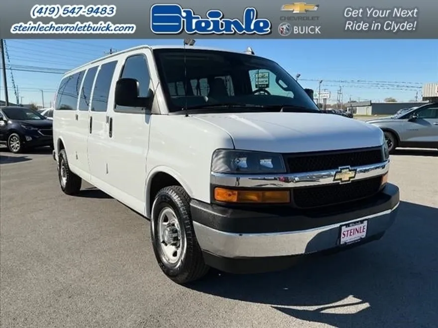 2019 Chevrolet Express Passenger 3500 LT photo 1