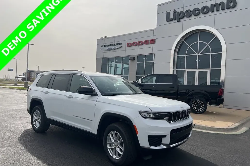 2025 Jeep Grand Cherokee Laredo photo 1