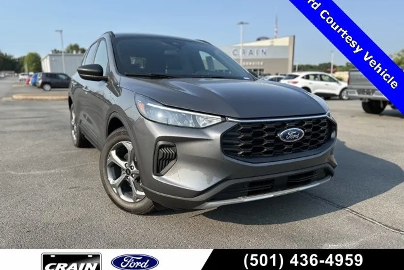 2025 Ford Escape ST-Line photo 1