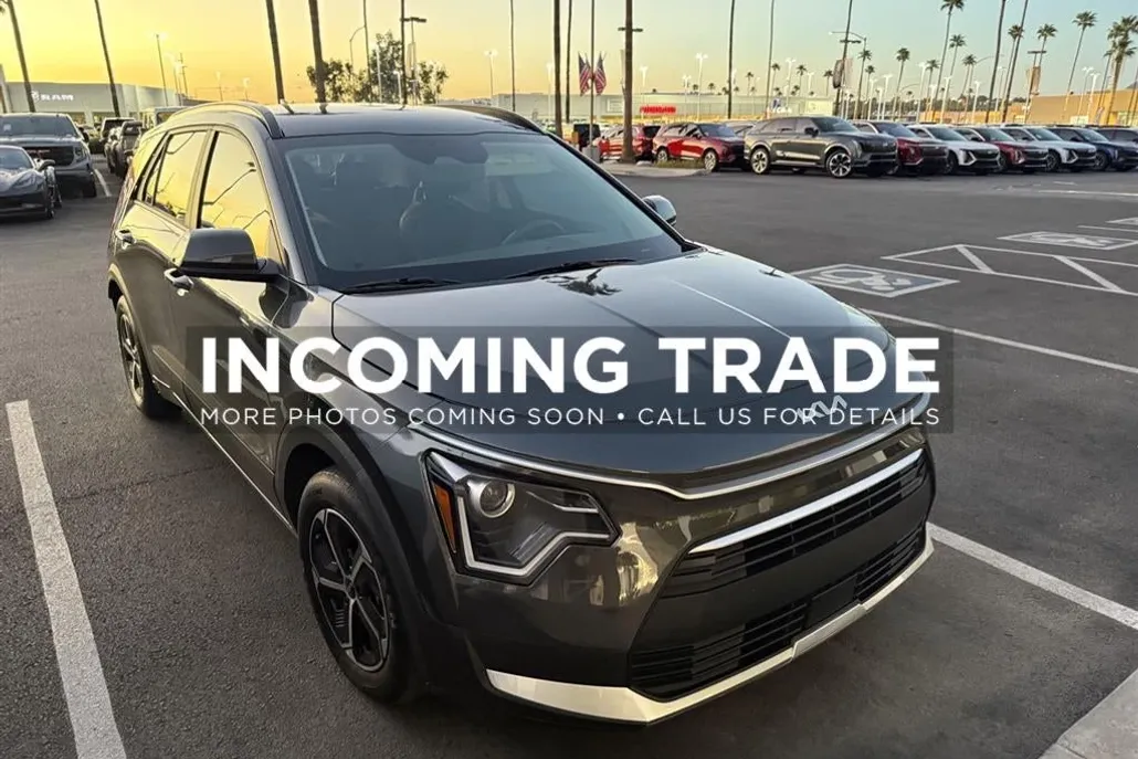 2024 Kia Niro EX photo 1