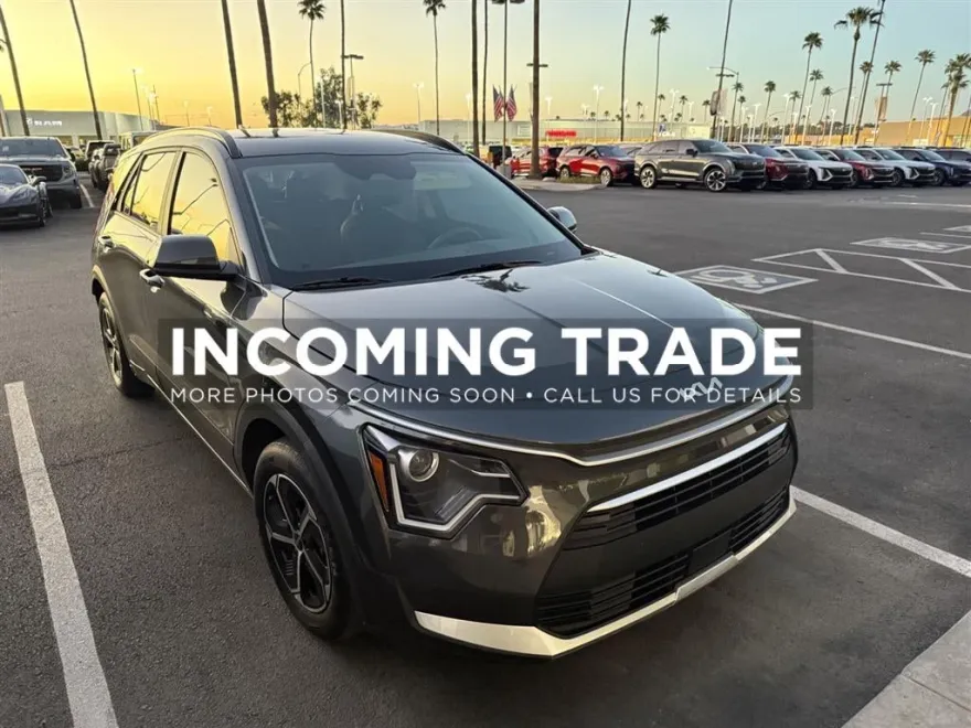 2024 Kia Niro EX photo 1