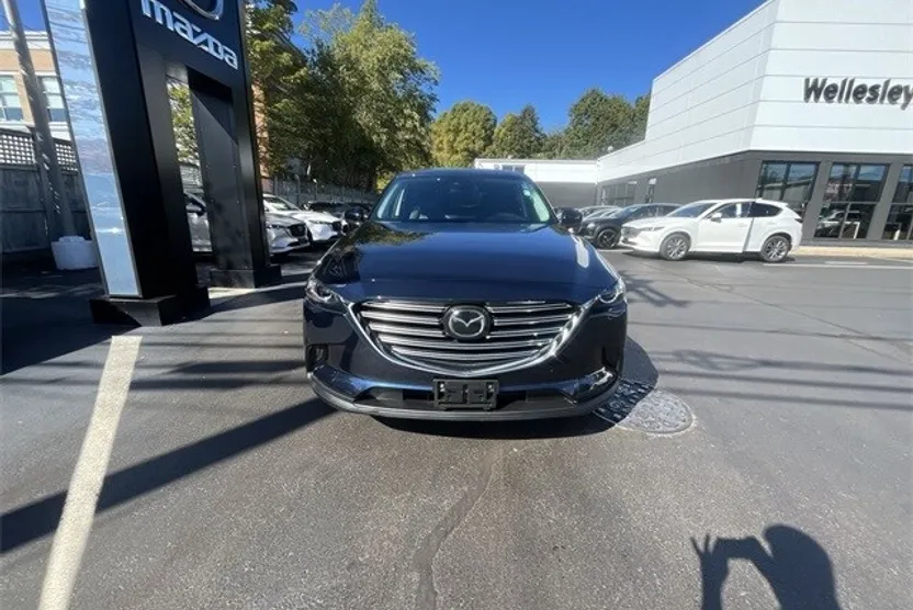 2023 Mazda CX-9 Touring photo 1