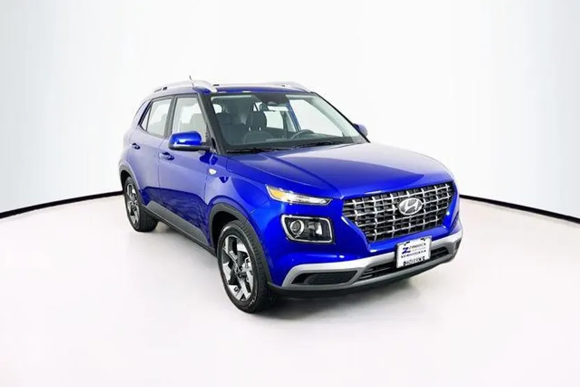 2025 Hyundai Venue SEL photo 1