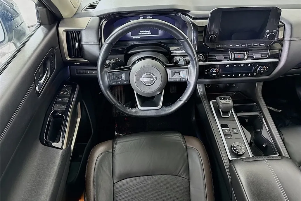 2022 Nissan Pathfinder Platinum photo 1