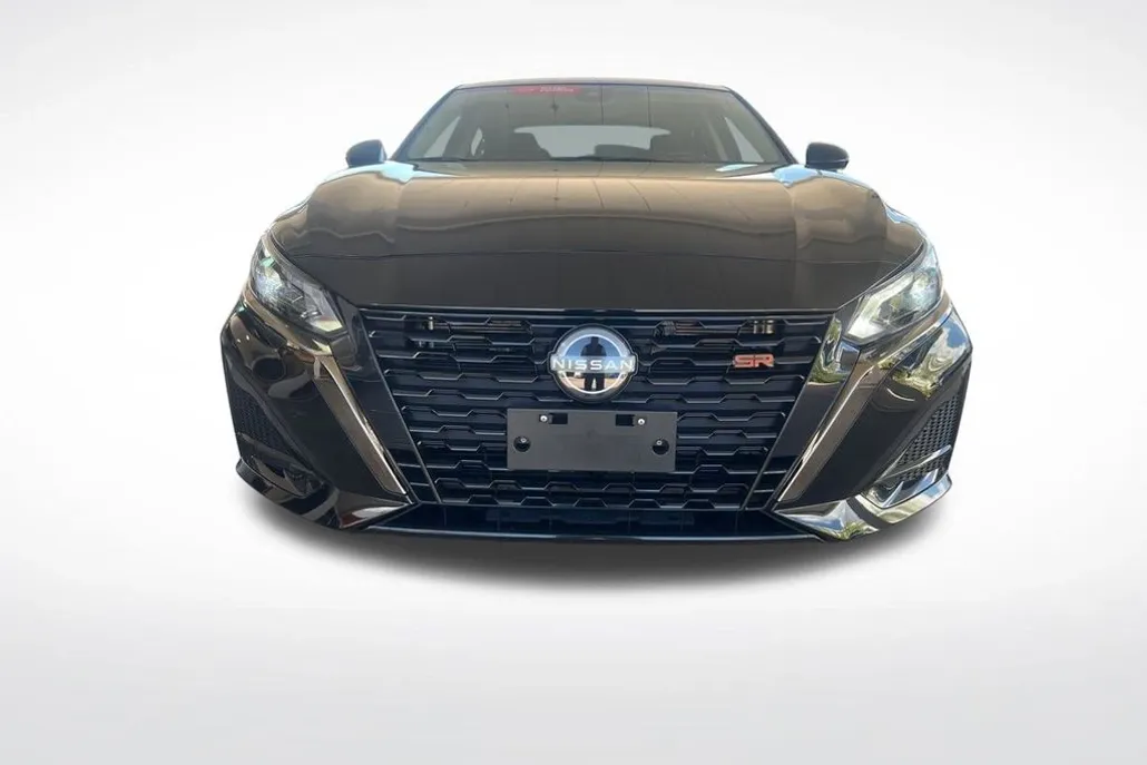 2025 Nissan Altima 2.5 SR photo 1