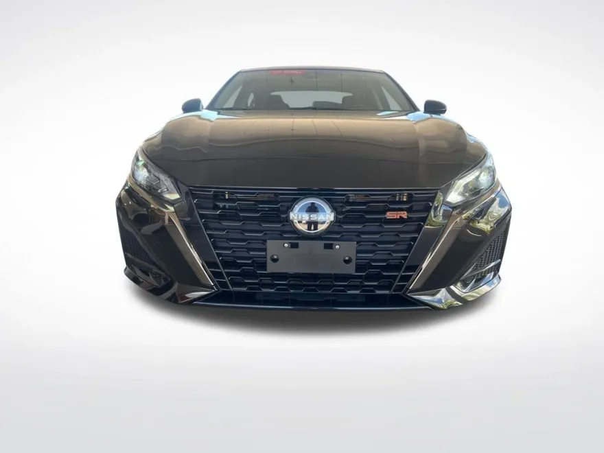 2025 Nissan Altima 2.5 SR photo 1