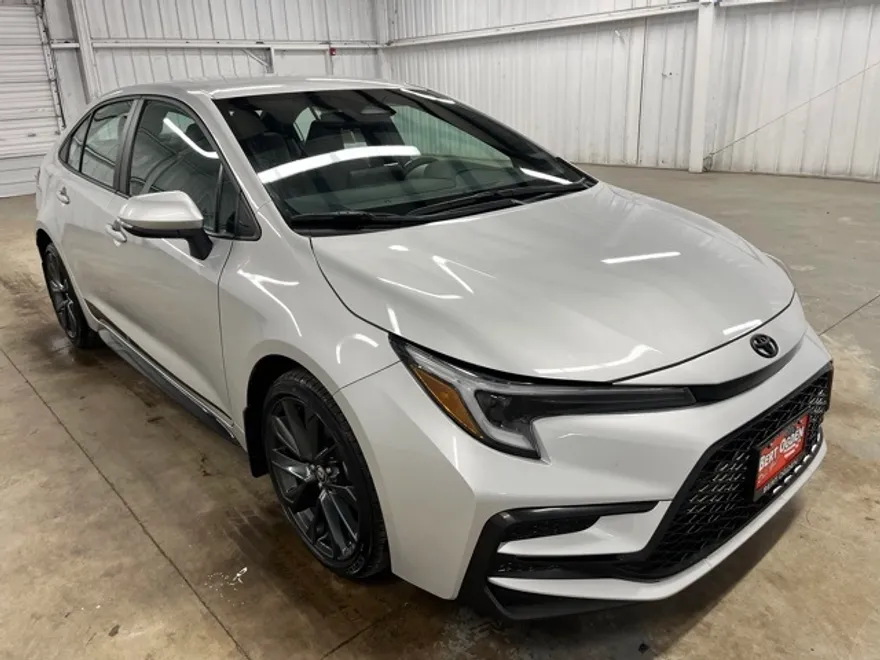 2024 Toyota Corolla SE photo 1