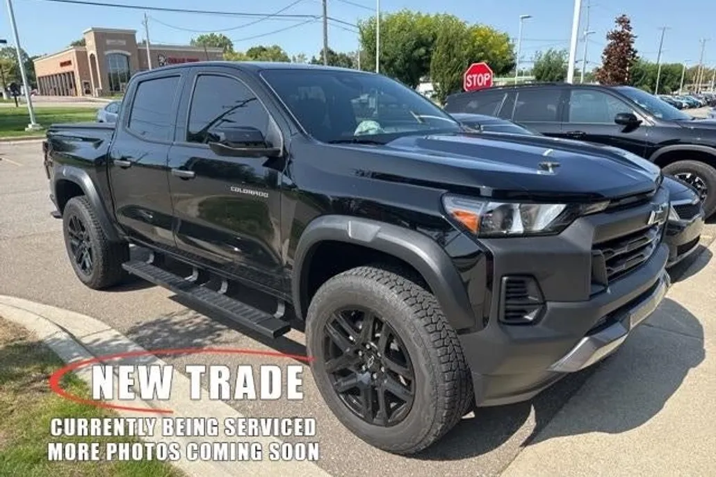 2024 Chevrolet Colorado Trail Boss photo 1