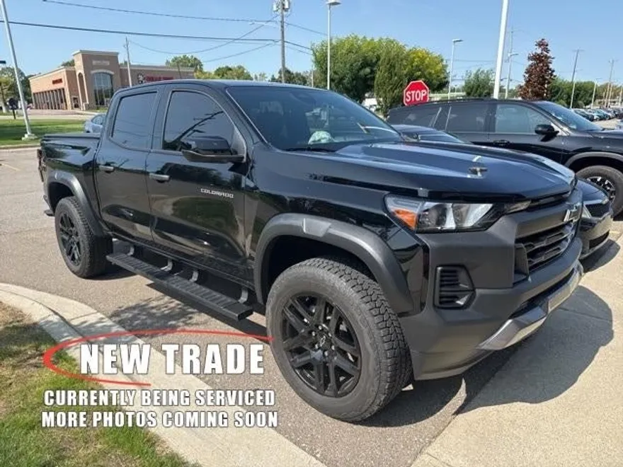 2024 Chevrolet Colorado Trail Boss photo 1