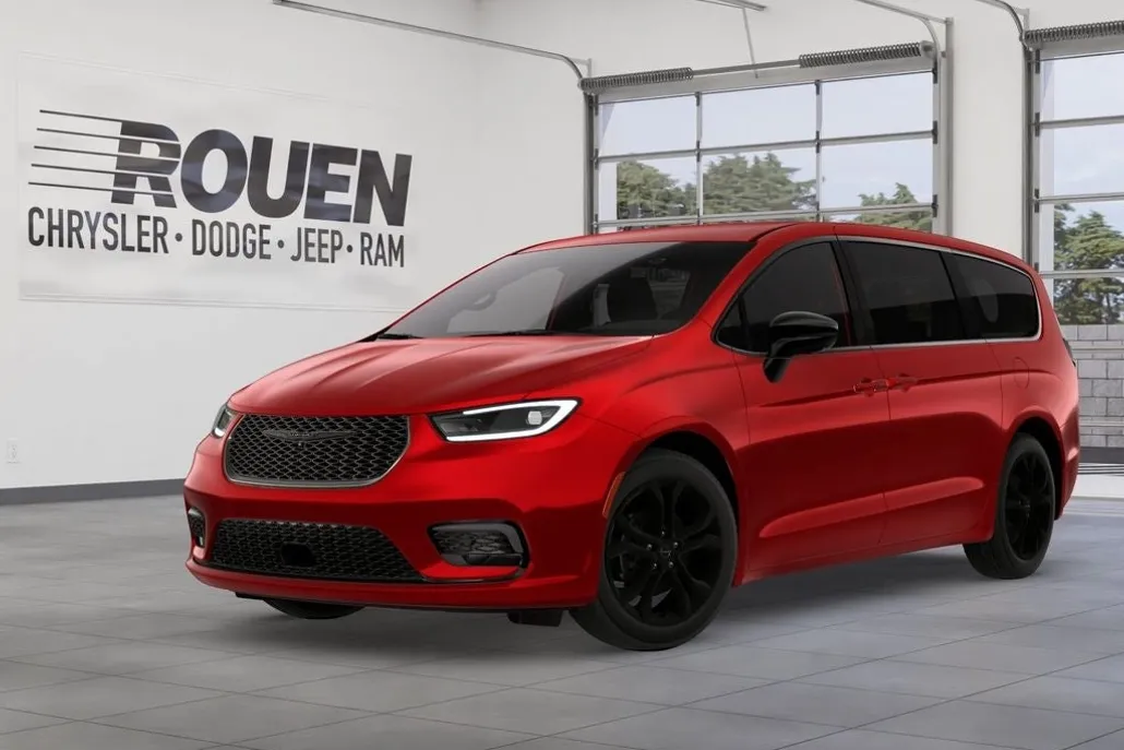 2026 Chrysler Pacifica photo 1