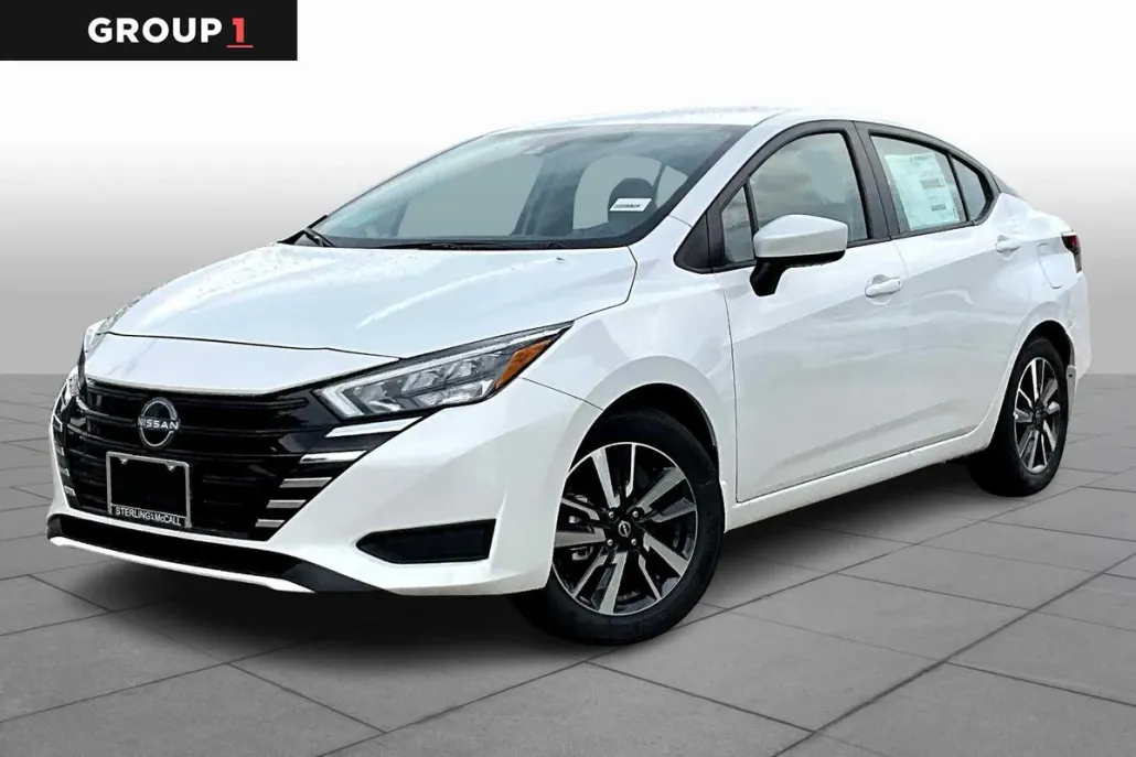 2025 Nissan Versa SV photo 1