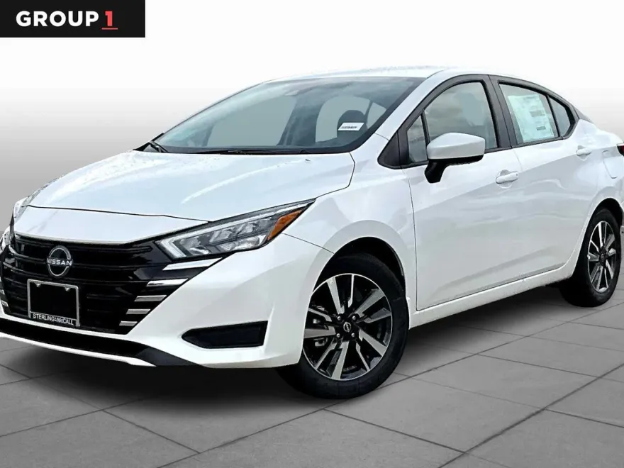 2025 Nissan Versa SV photo 1
