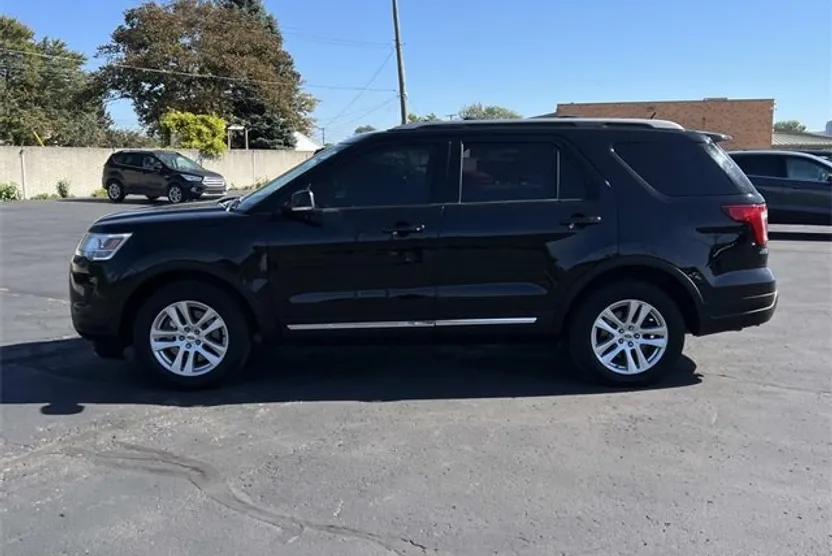 2018 Ford Explorer XLT photo 1