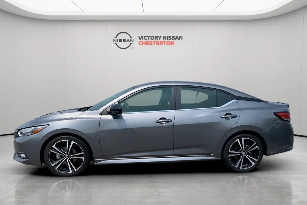 2023 Nissan Sentra SR photo 1
