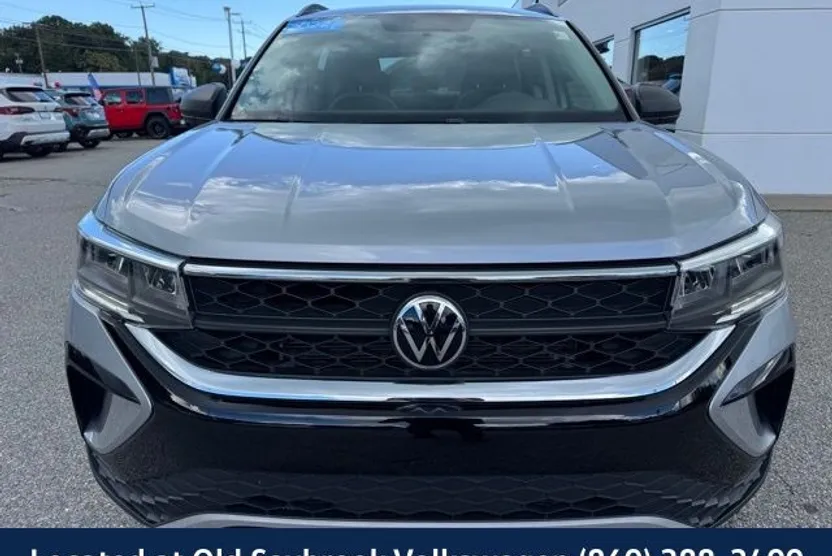 2022 Volkswagen Taos S photo 1