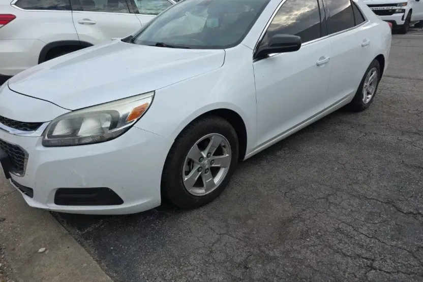 2015 Chevrolet Malibu LS photo 1