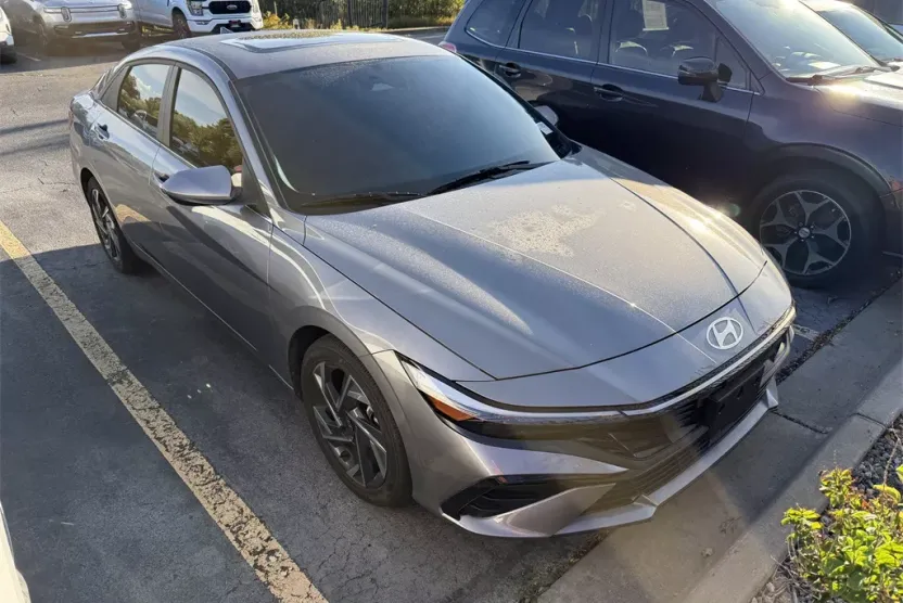 2024 Hyundai Elantra SEL Convenience photo 1
