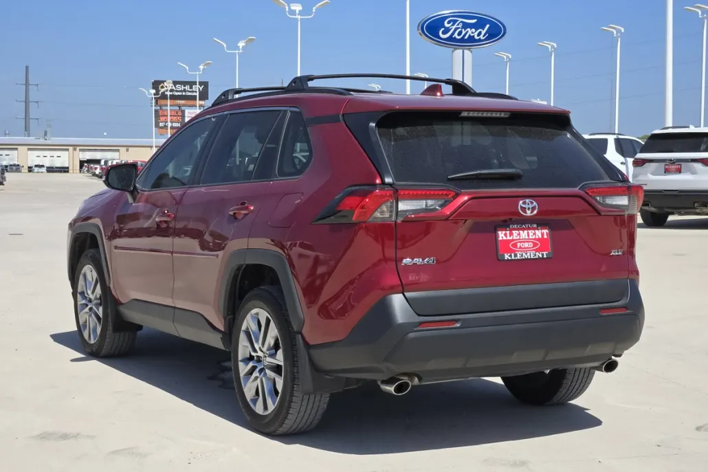2024 Toyota RAV4 XLE Premium photo 1
