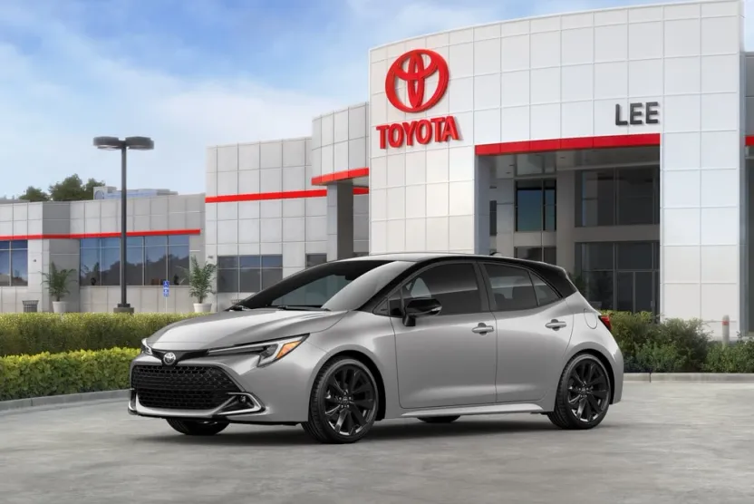 2025 Toyota Corolla XSE photo 1