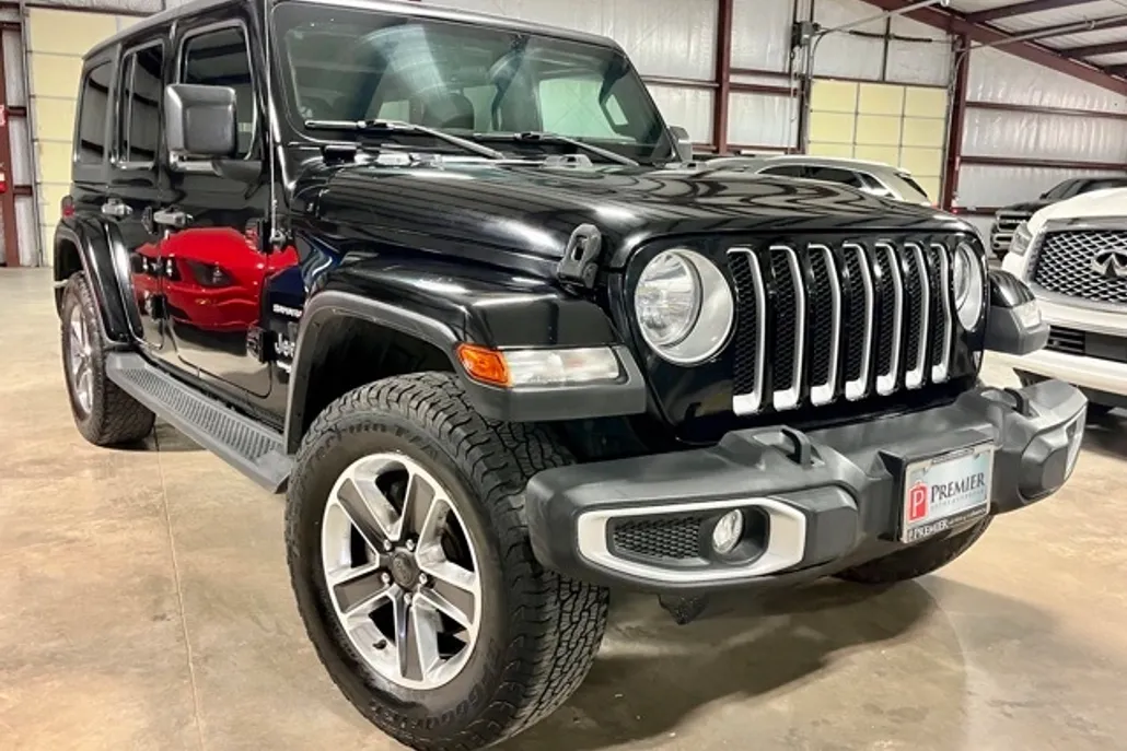 2020 Jeep Wrangler Unlimited Sahara photo 1
