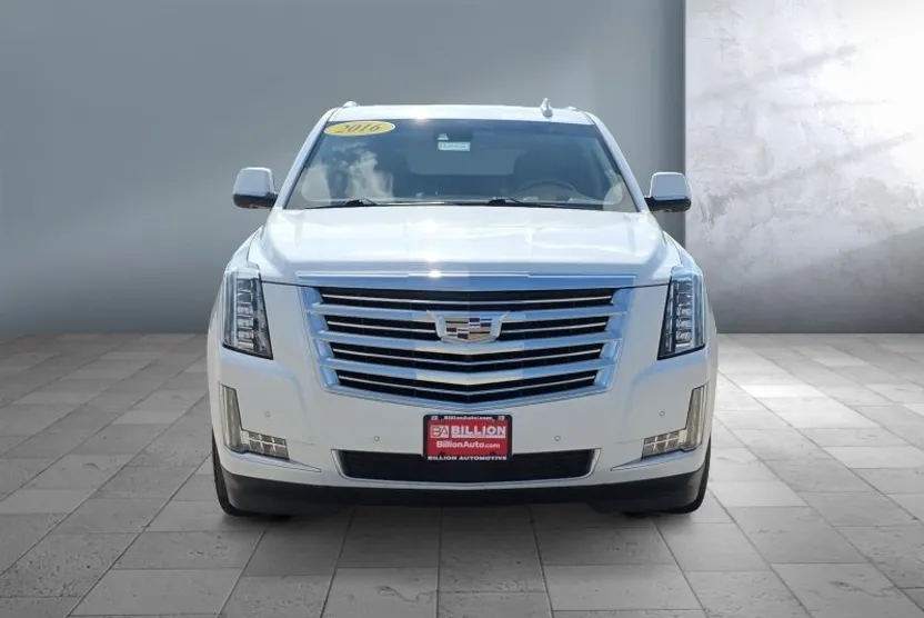 2016 Cadillac Escalade Platinum photo 1