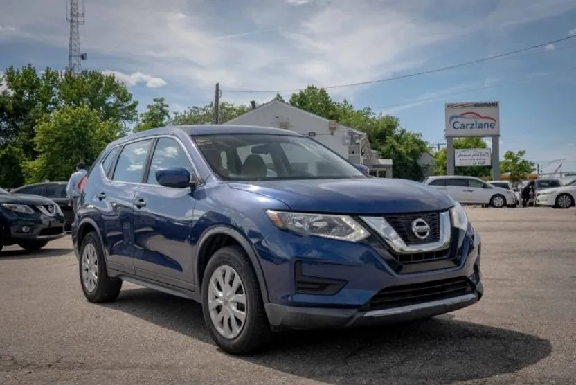 2017 Nissan Rogue photo 1