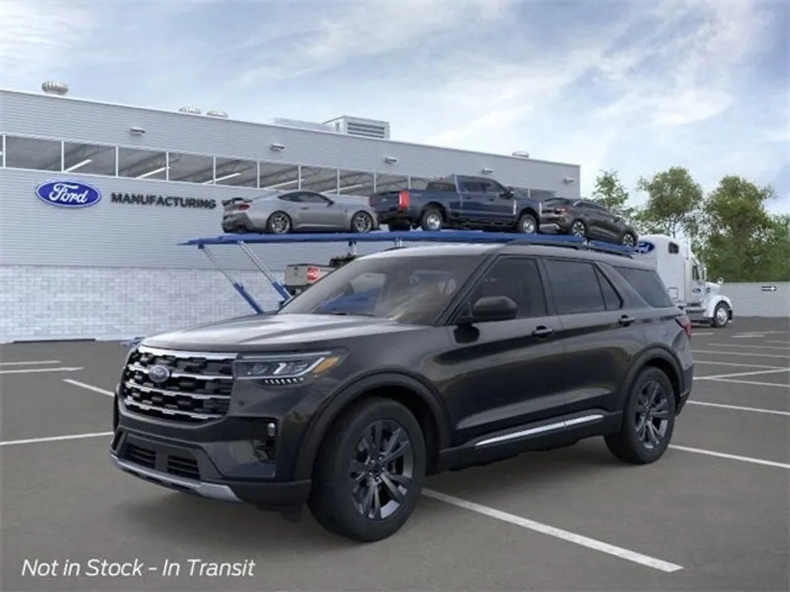2025 Ford Explorer photo 1