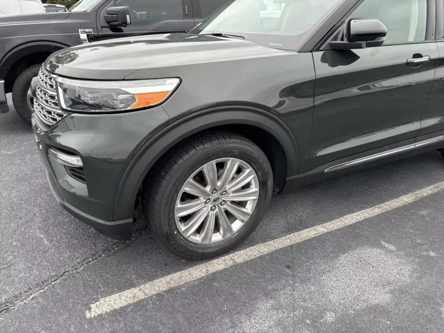 2022 Ford Explorer Limited photo 1
