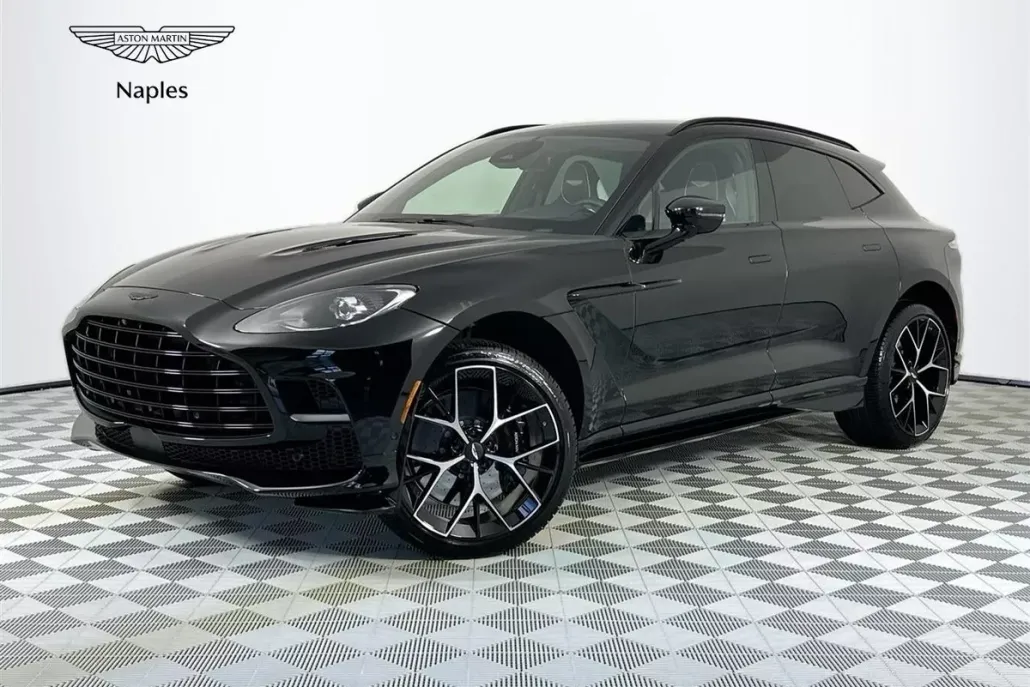 2025 Aston Martin DBX photo 1