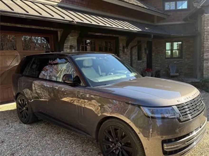 2025 Land Rover Range Rover SE photo 1