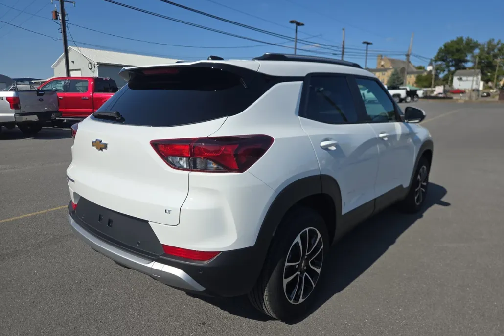 2026 Chevrolet Trailblazer LT photo 1