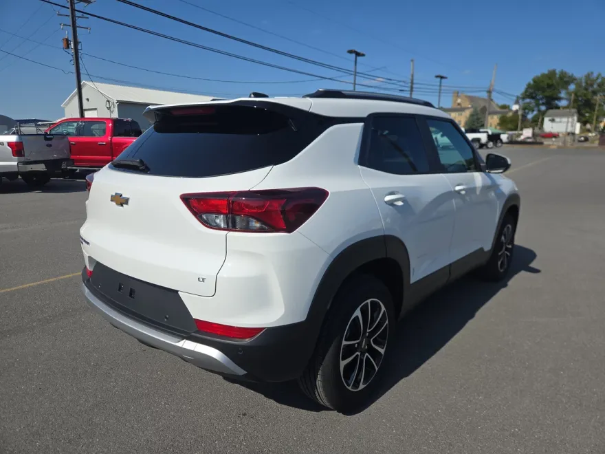 2026 Chevrolet Trailblazer LT photo 1