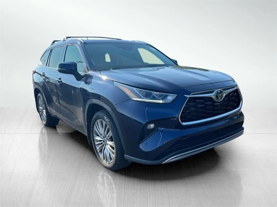 2022 Toyota Highlander Platinum photo 1