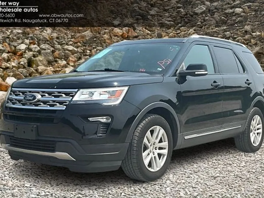2018 Ford Explorer XLT photo 1