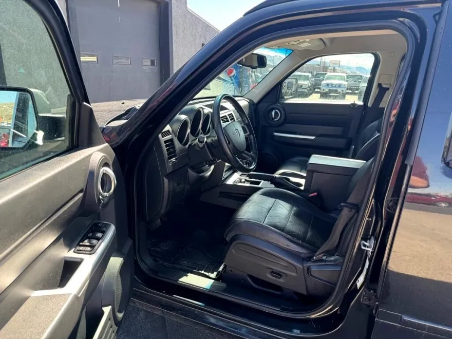 2009 Dodge Nitro R/T photo 7