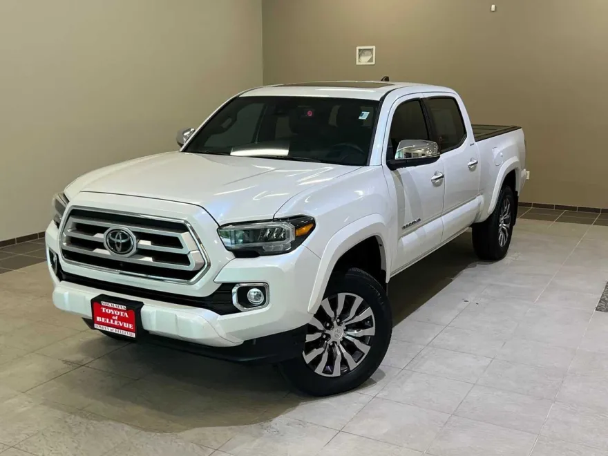 2022 Toyota Tacoma Limited photo 1