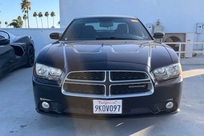 2014 Dodge Charger SXT photo 1