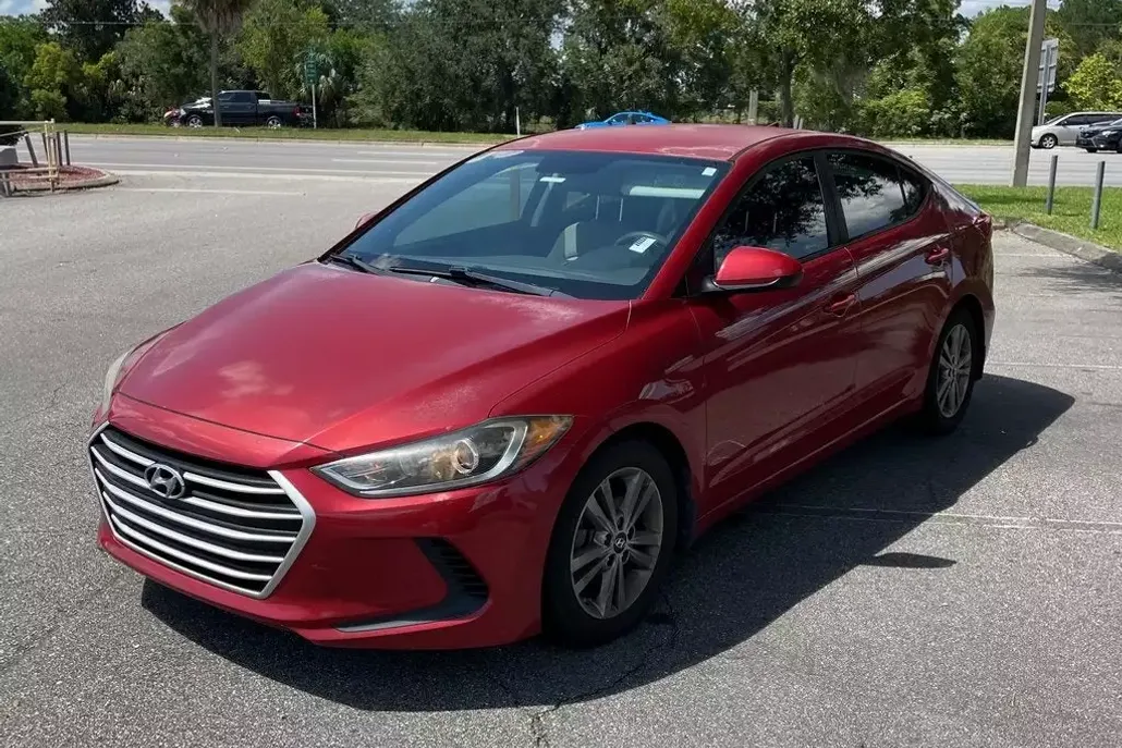 2018 Hyundai Elantra SEL photo 1
