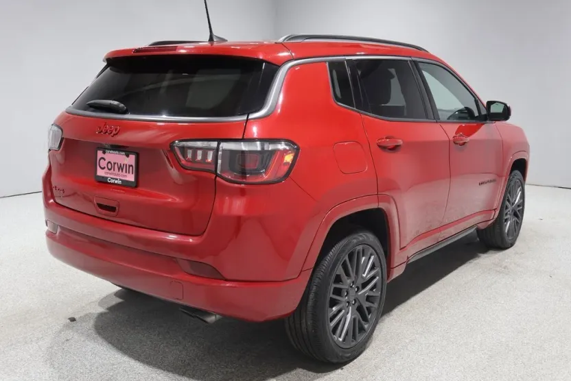 2022 Jeep Compass Limited photo 1