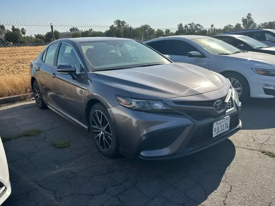 2024 Toyota Camry SE photo 1