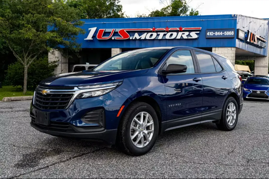 2023 Chevrolet Equinox LS photo 1
