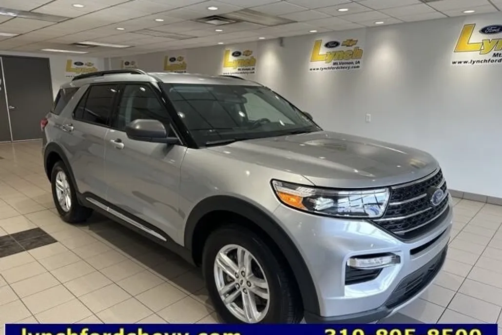 2022 Ford Explorer XLT photo 1