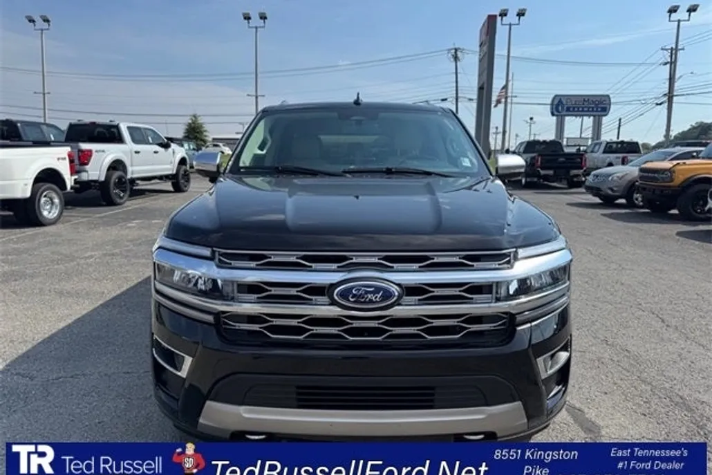 2023 Ford Expedition MAX Platinum photo 1