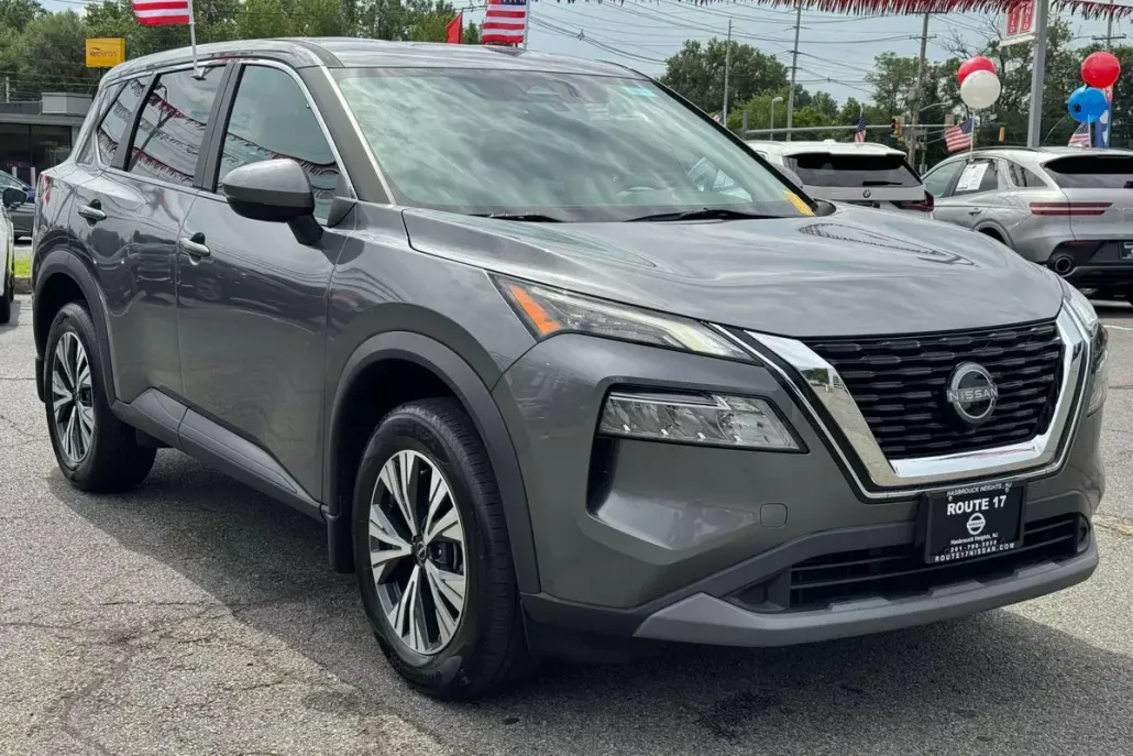 2022 Nissan Rogue SV photo 1