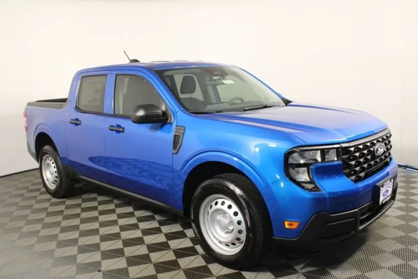 2025 Ford Maverick XL photo 1