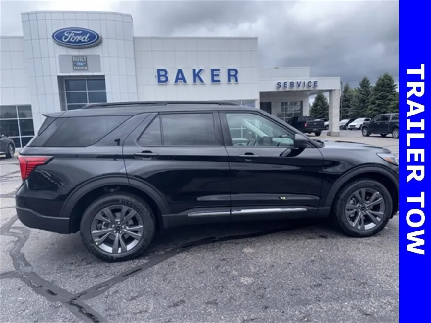 2025 Ford Explorer photo 1