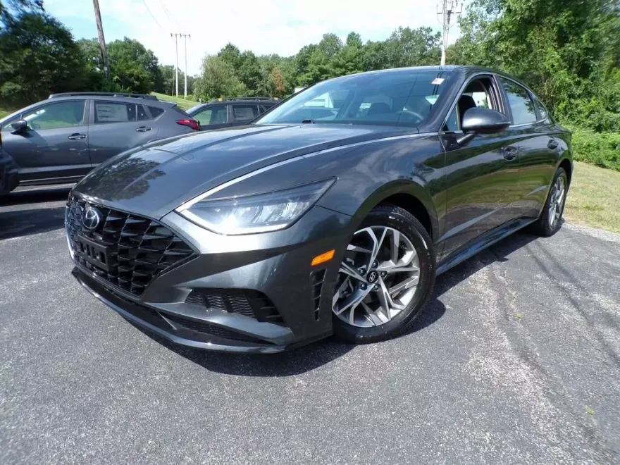 2022 Hyundai Sonata SEL photo 1
