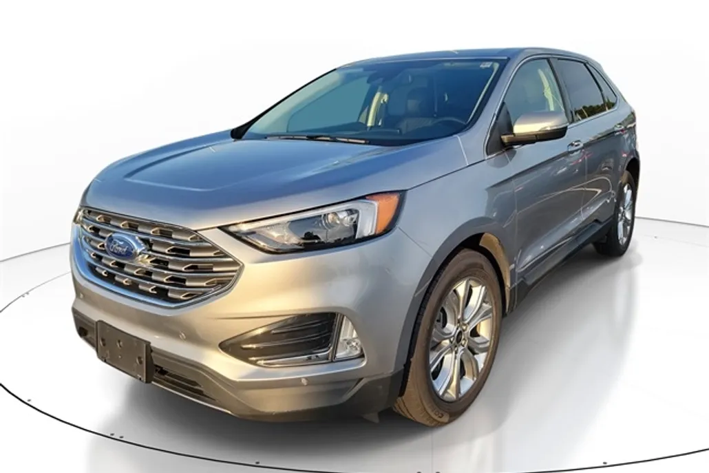 2024 Ford Edge Titanium photo 1